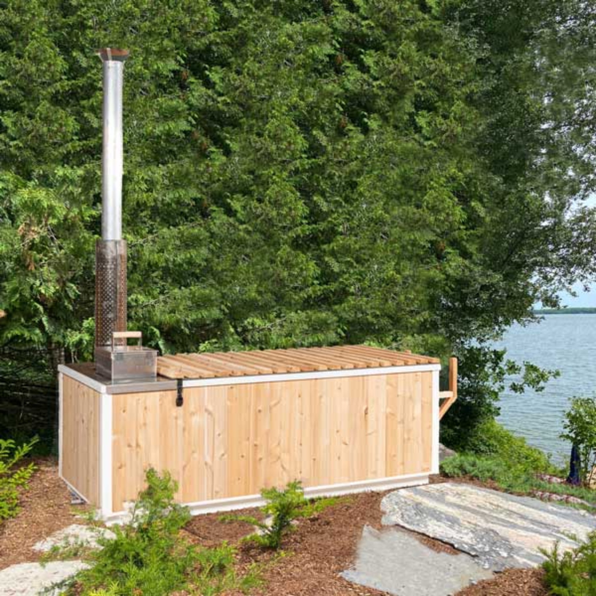 LeisureCraft Starlight wood-burning hot tub in outdoor setting
