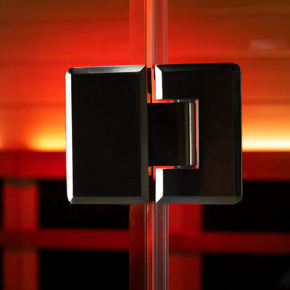 Wizzisaunas S03 3-person infrared sauna –close up of hinge